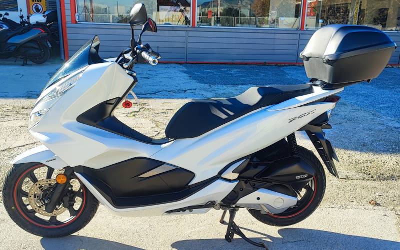 HONDA PCX 125 DU 09/2018 AVEC 26000 KM.